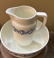 Brocca e lavabo in ceramica