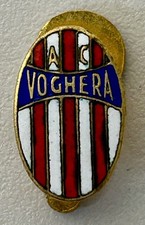 A.C. VOGHERA vecchio distintivo calcio attacco a piedino