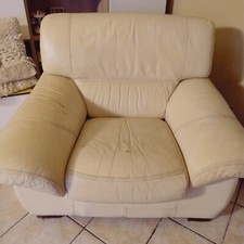 poltrona di pelle usata, colore panna
