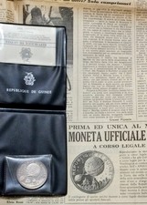 Giornale con moneta  storica 
