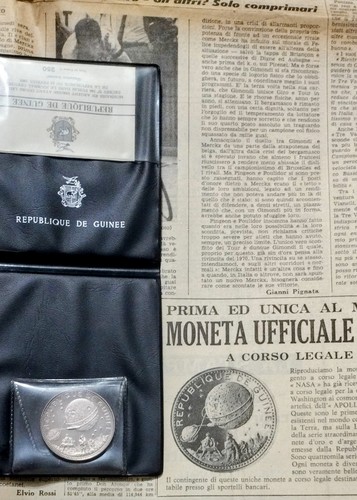 Giornale con moneta storica - storica,