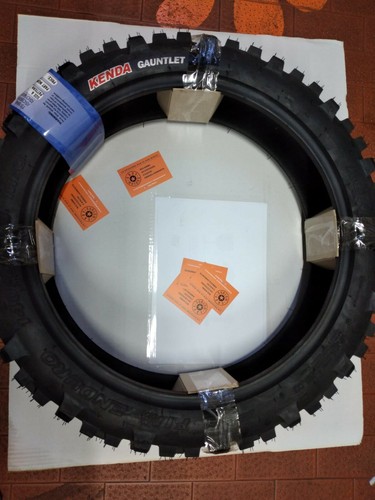 Copertone pneumatico gomma - copertone,