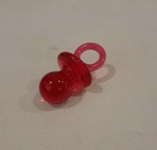 CIONDOLO PER COLLANA VINTAGE - CIUCCIO in PLASTICA ROSSO TRASPARENTE, ANNI '90