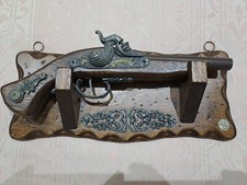  Riproduzione Di 2 Pistole In