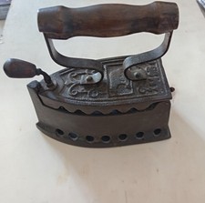 Ferro Da Stiro In Ghisa a Carbone