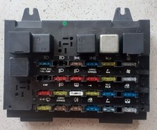 Centralina Scatola Fusibili Rele Lancia Thema 2.0 16v ricambio usato 