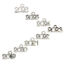 10x Ciondoli Charms Anno 2026