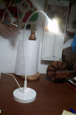 lampada con stelo in metallo pieghevole e luce bombata vintage senza marca leggi