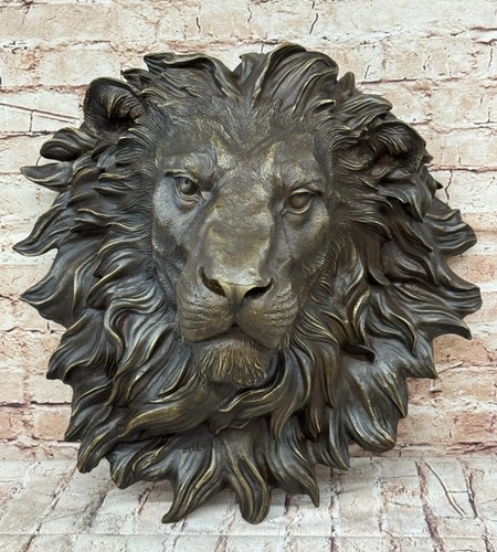 The enorme leone testa - enorme,