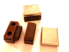 Giunzione Angolare per Mobili Applicare in Plastica Marrone mm. 30x14 Pz.4 VITEL