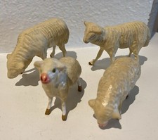 Antica composizione giocattolo miniatura pecora animale fienile fattoria