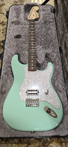 Tom delonge fender - delonge,