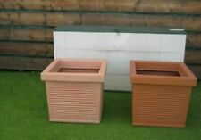 qum 30 VASO QUADRATO IN RESINA MILLERIGHE