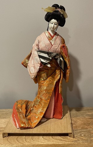 Bambola geisha giapponese