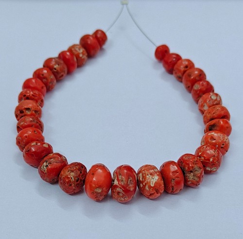 Collana con pietre preziose