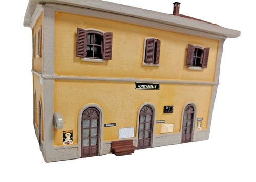 Stazione ferroviaria - ferroviaria, h0