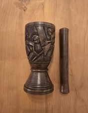 Mortaio Con Pestello In Legno Africano Intarsiato A Mano