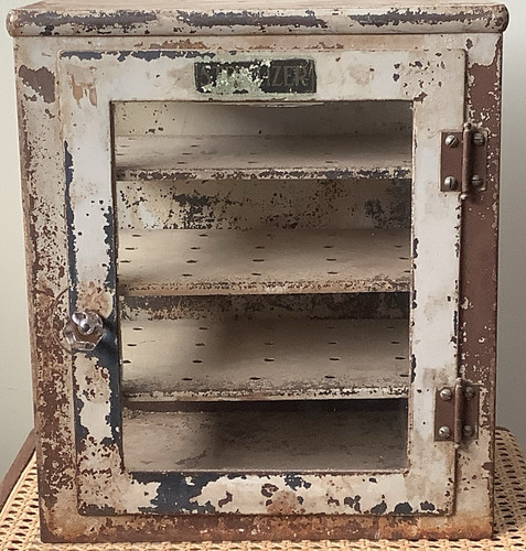 Armadio sterilizzatore vintage