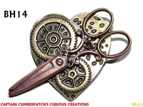 Spilla steampunk distintivo