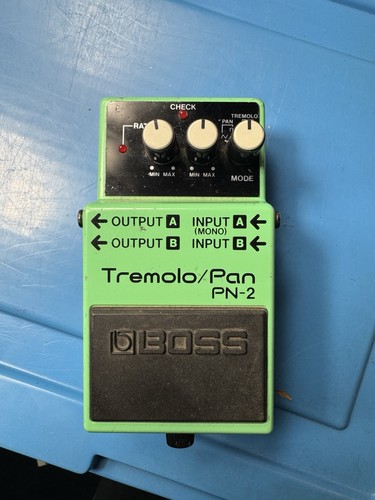 Boss tremolo pan pedale - /,