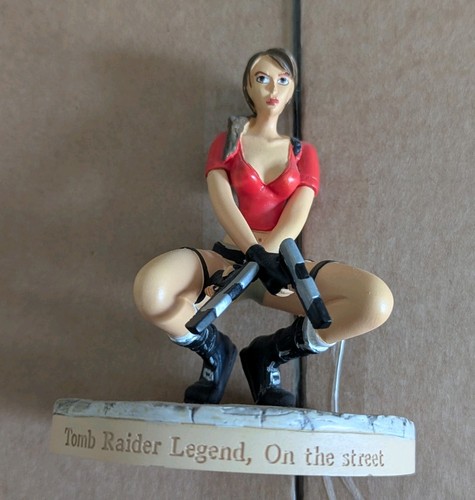 Lara croft figure - lara, atlas