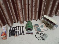 Varie treni Lima: binari, incroci, vagone, trasformatore, passaggio livello, ecc