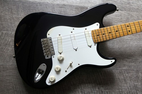 Chitarra elettrica usata
