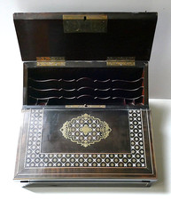 Coffret écritoire marqueté