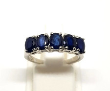 Anello con zaffiro blu
