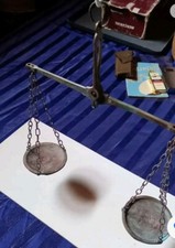 Bilancino antico in rame,marchiato