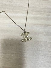 Collana con ciondolo CHANEL CC