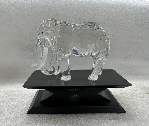 Swarovski the elephant - -,