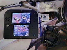 Nintendo 2DS Mod + SD 32gb + R4 4gb + Astuccio + Cavo + Pellicola