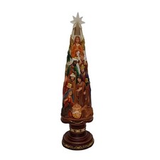 Albero di natale con presepe e stella luminosa sacra famiglia re magi scenario