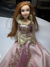 Bambola ritirata fiori animati