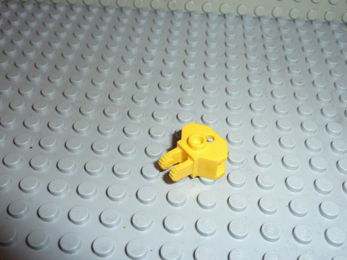 Lego yellow hinge 1x2 - 1x2, locking