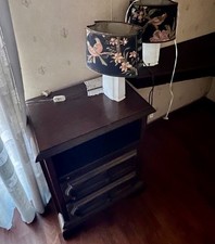 2 COMODINI IN LEGNO CON CASSETTI