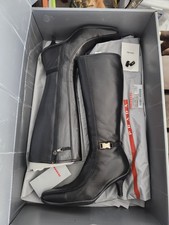 Stivali Prada alti in pelle