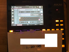 AKAI PROFESSIONAL MPC ONE-PERFETTAMENTE FUNZIONANTE CON SCATOLA ORIGINALE/MANUALE + SCHEDA SD 64GB