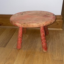 Sgabello primitivo in legno