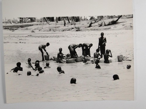 Famine mali africa swimming - famine,