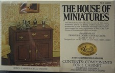 La Casa delle Miniature Hutch
