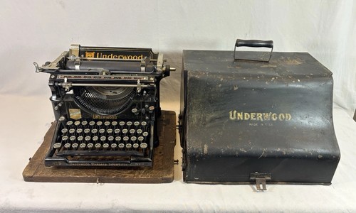 Macchina scrivere underwood - da,