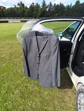 completo uomo elegante giacca