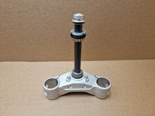 Aprilia SL750 Shiver ABS Morsetto giogo inferiore forcella e raccordi 2010 - 2016