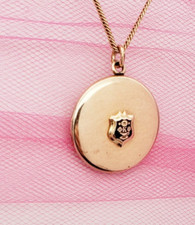 Collana medaglione antica