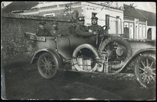 soldati tedeschi in veicolo