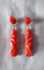 Orecchini  in corallo naturale figurine intagliate e antiche rose.Argento925