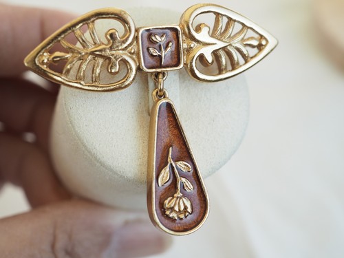 Broche vintage signe kenzo - signe,