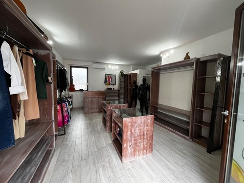 Arredamento completo negozio - ,